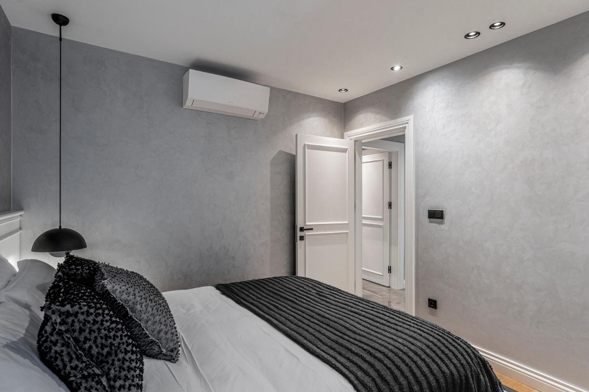 Hotel Ena Boutique & Residences 4*